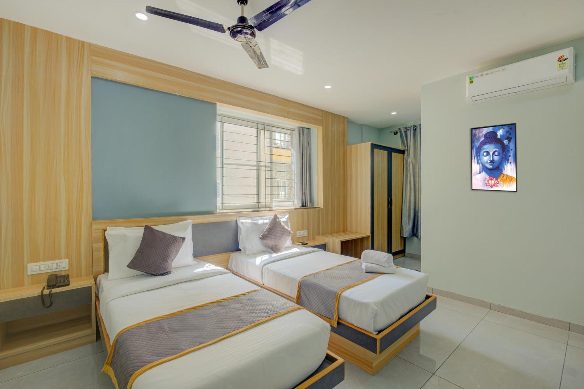 העיר בנגלור Hotel Park Lane Yelahanka מראה חיצוני תמונה