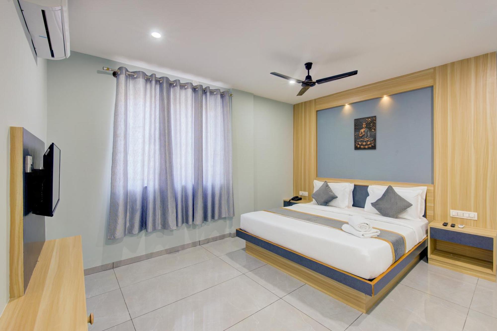 העיר בנגלור Hotel Park Lane Yelahanka מראה חיצוני תמונה