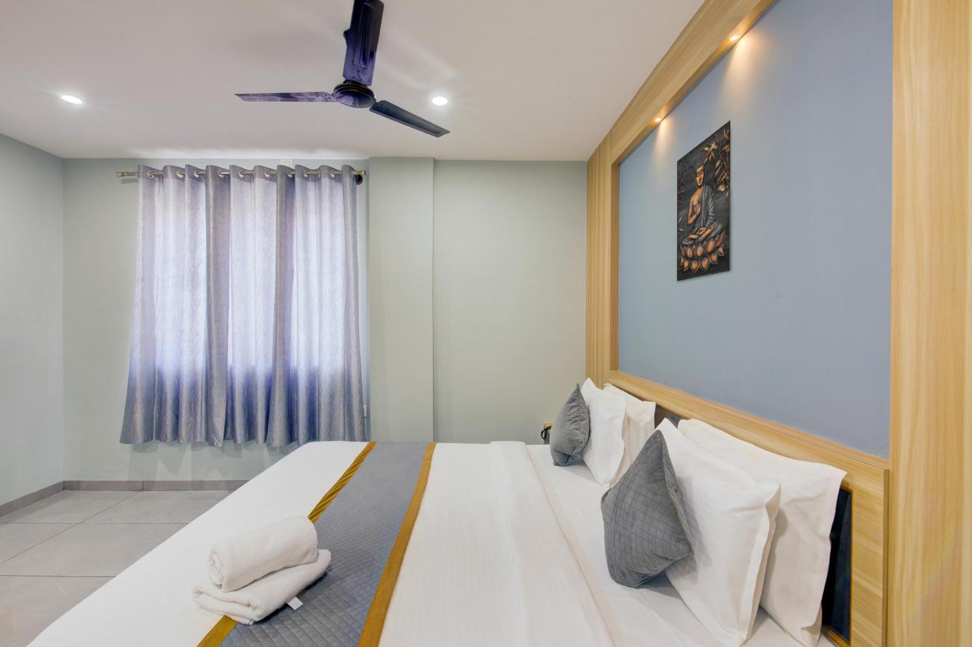 העיר בנגלור Hotel Park Lane Yelahanka מראה חיצוני תמונה