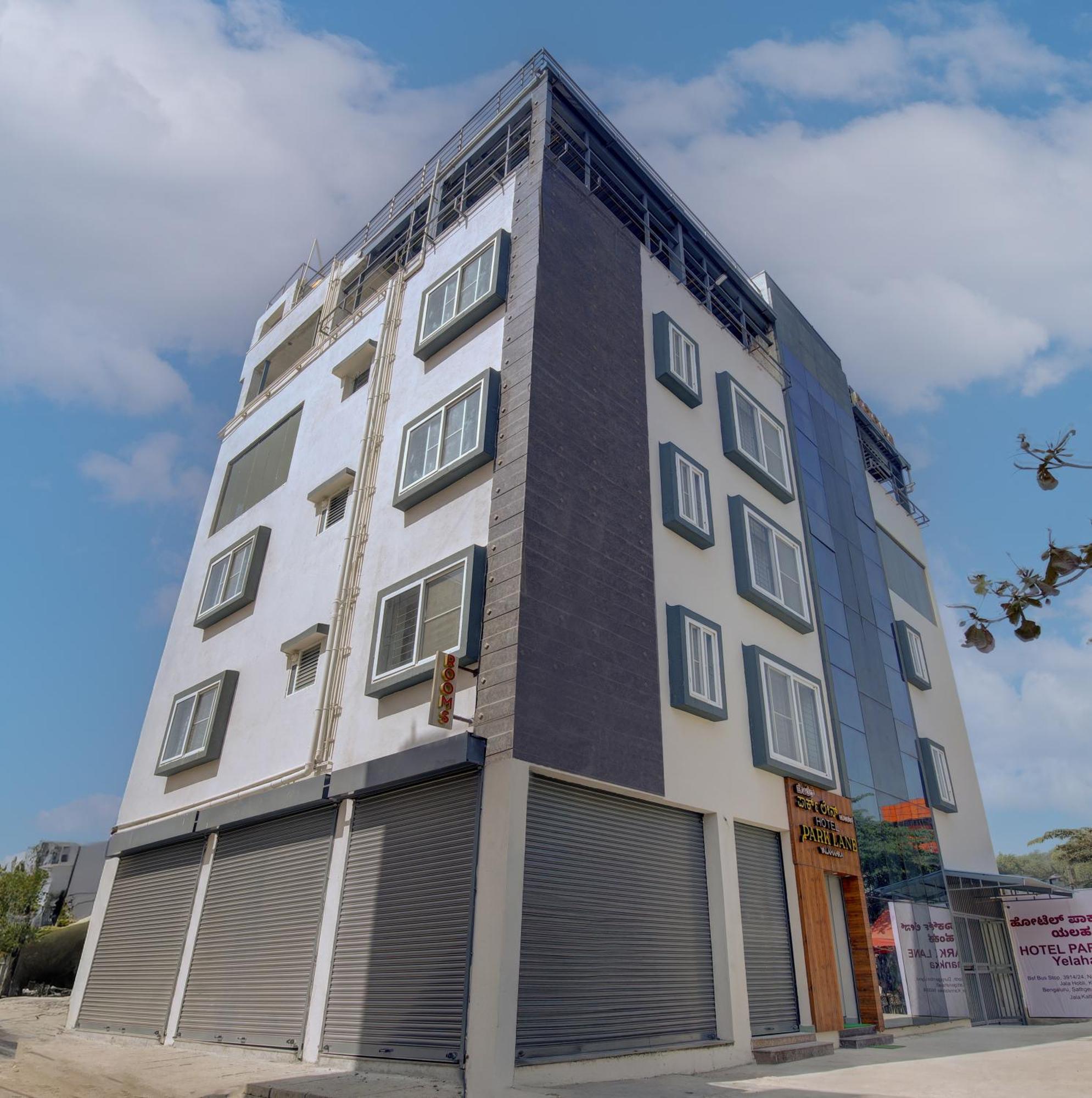 העיר בנגלור Hotel Park Lane Yelahanka מראה חיצוני תמונה